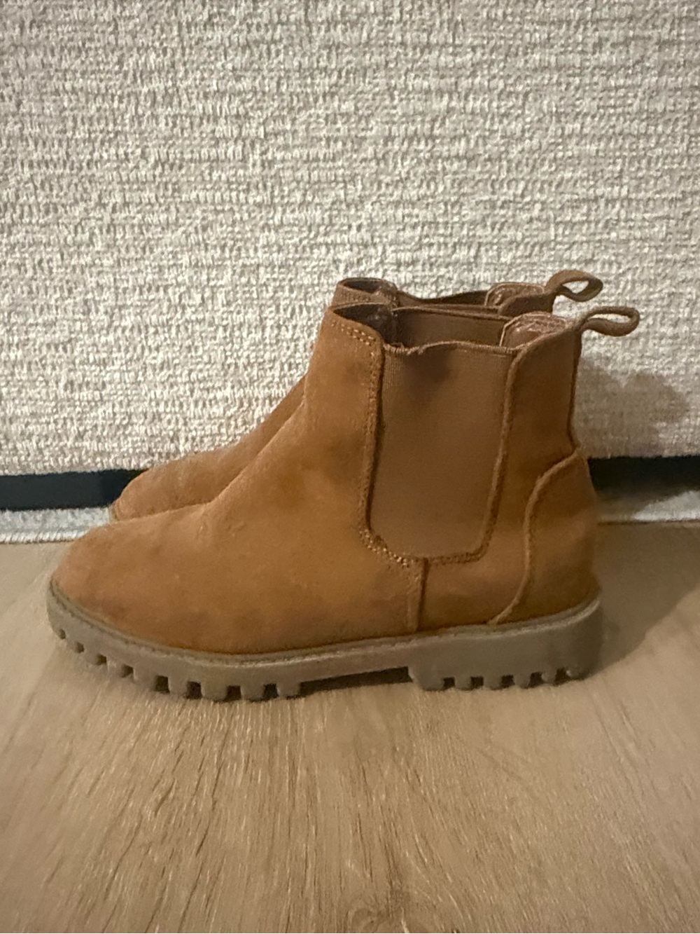 KIDS  SUEDE MODERN ANKLE BOOTS, SIZE US 12 (6-7 YRS), TAN/BROWN